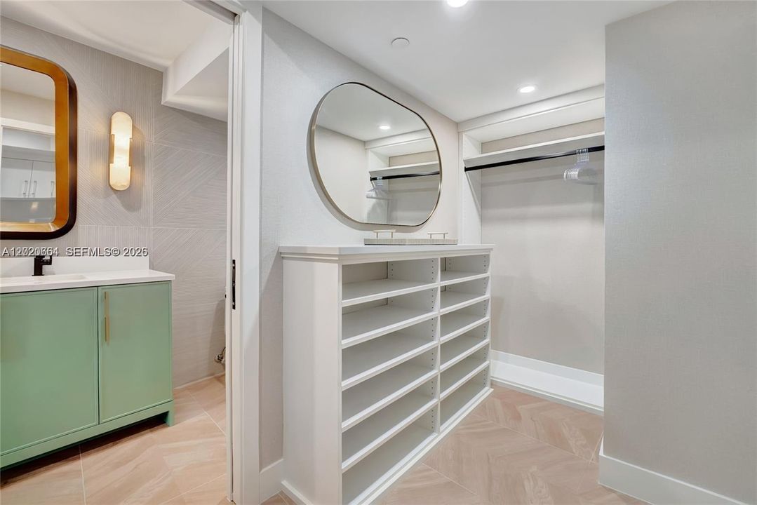 For Rent: $13,000 (3 beds, 2 baths, 1170 Square Feet)