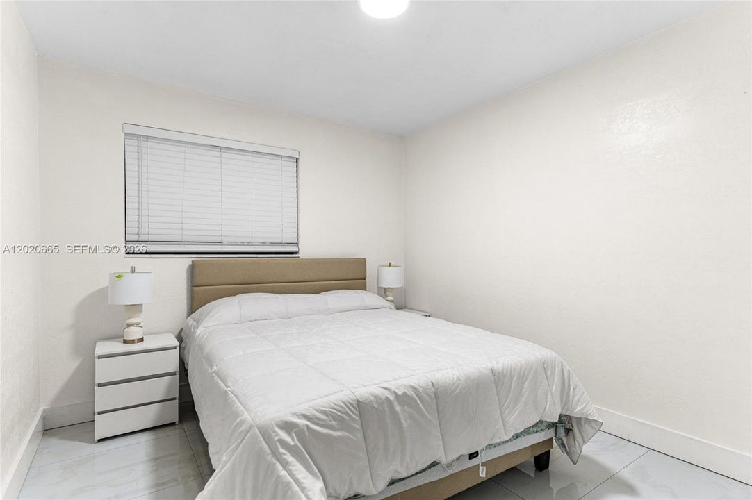 En Venta: $680,000 (4 camas, 3 baños, 1766 Pies cuadrados)