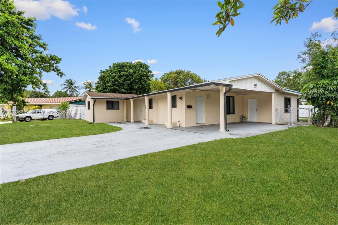 En Venta: $680,000 (4 camas, 3 baños, 1766 Pies cuadrados)