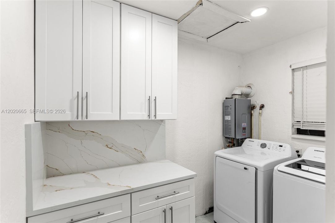 En Venta: $680,000 (4 camas, 3 baños, 1766 Pies cuadrados)