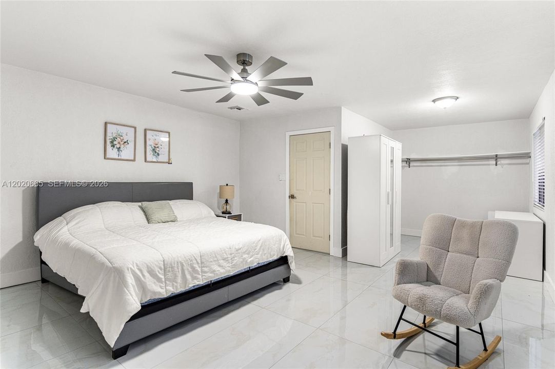 En Venta: $680,000 (4 camas, 3 baños, 1766 Pies cuadrados)