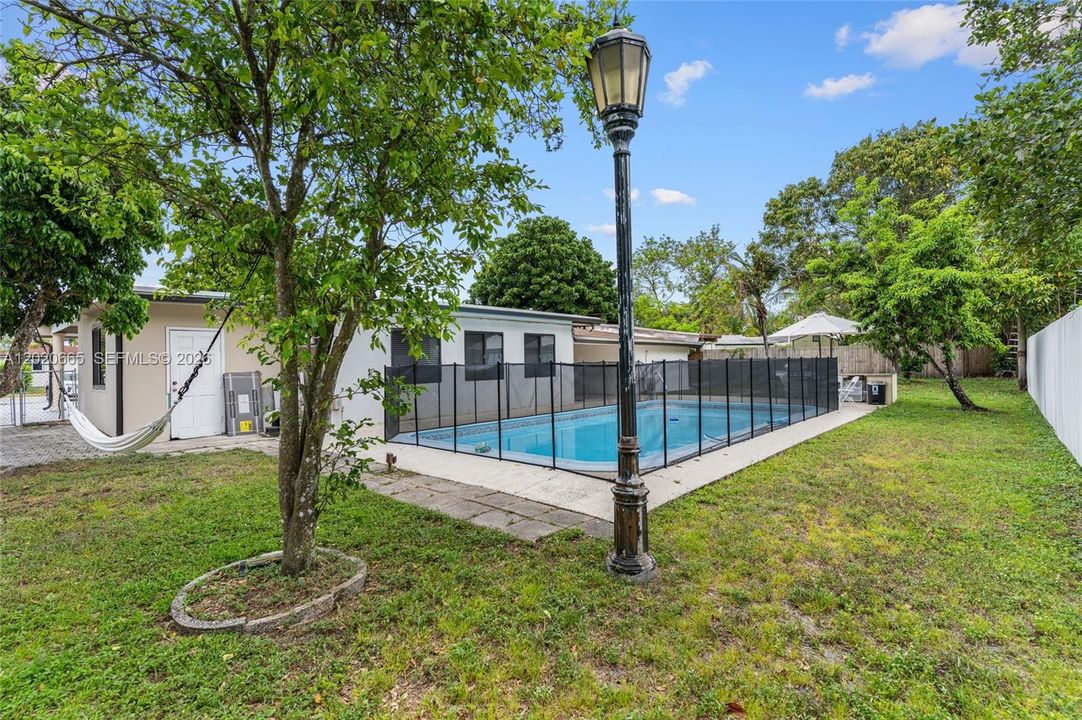 En Venta: $680,000 (4 camas, 3 baños, 1766 Pies cuadrados)