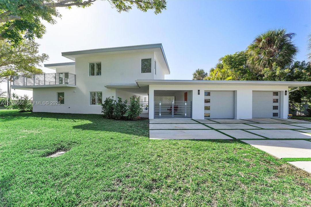 For Sale: $2,595,000 (4 beds, 4 baths, 2632 Square Feet)