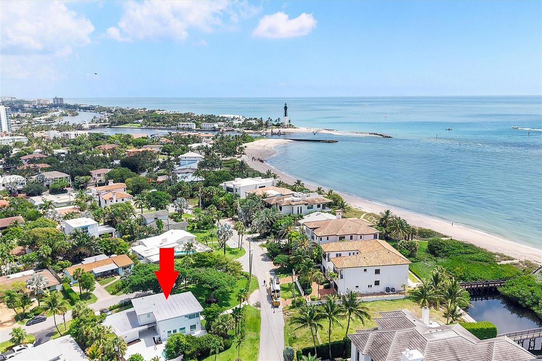 For Sale: $2,595,000 (4 beds, 4 baths, 2632 Square Feet)