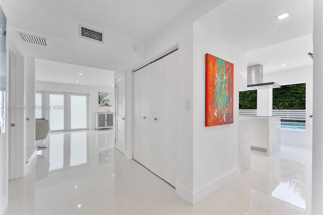 For Sale: $2,595,000 (4 beds, 4 baths, 2632 Square Feet)