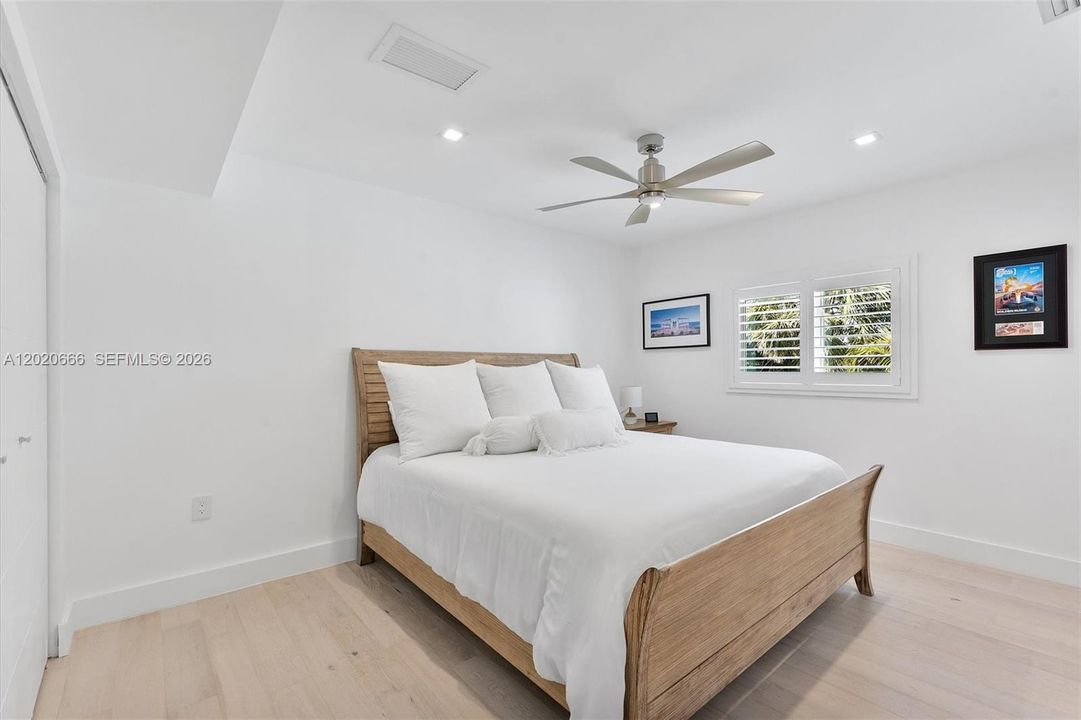 For Sale: $2,595,000 (4 beds, 4 baths, 2632 Square Feet)