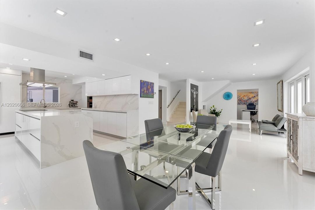For Sale: $2,595,000 (4 beds, 4 baths, 2632 Square Feet)