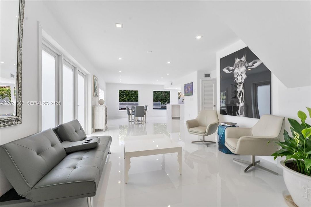 For Sale: $2,595,000 (4 beds, 4 baths, 2632 Square Feet)
