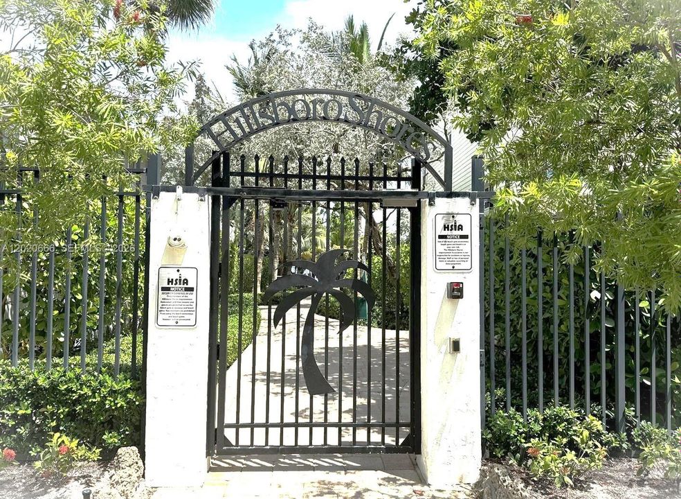 For Sale: $2,595,000 (4 beds, 4 baths, 2632 Square Feet)