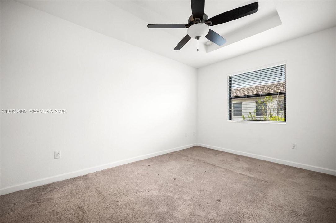 En Venta: $460,000 (4 camas, 2 baños, 1820 Pies cuadrados)