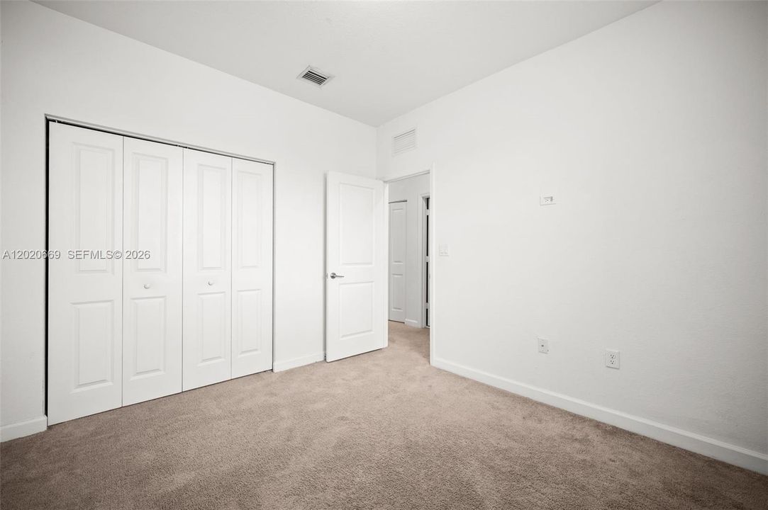 En Venta: $460,000 (4 camas, 2 baños, 1820 Pies cuadrados)