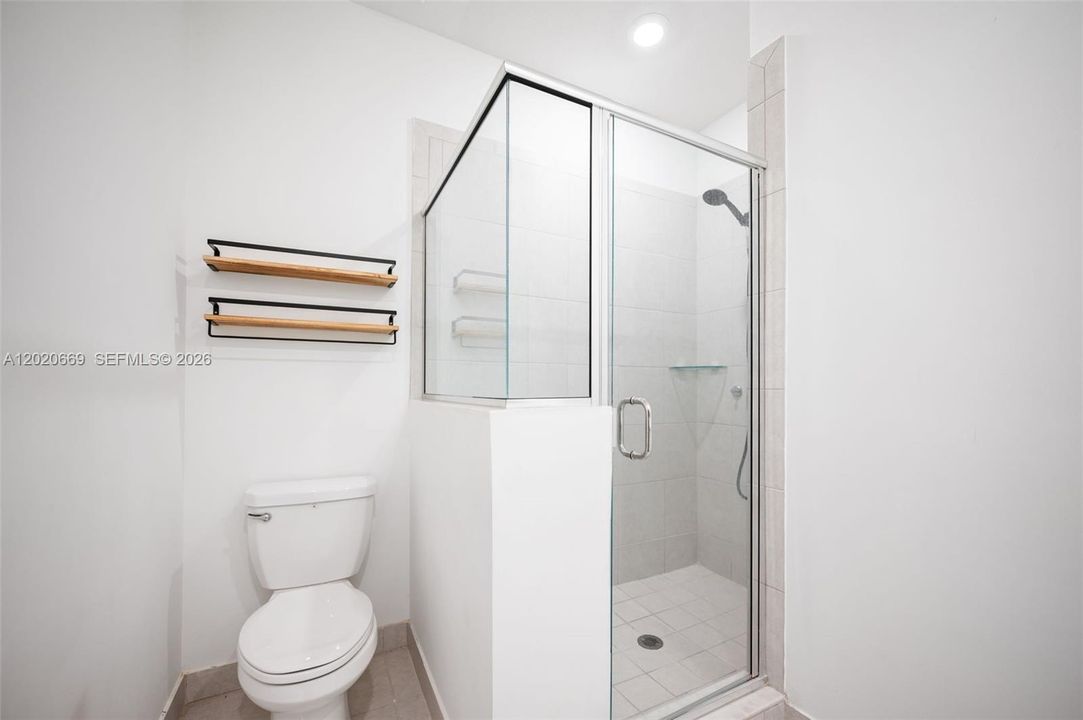 En Venta: $460,000 (4 camas, 2 baños, 1820 Pies cuadrados)