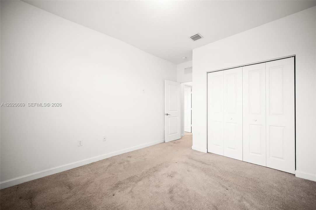 En Venta: $460,000 (4 camas, 2 baños, 1820 Pies cuadrados)