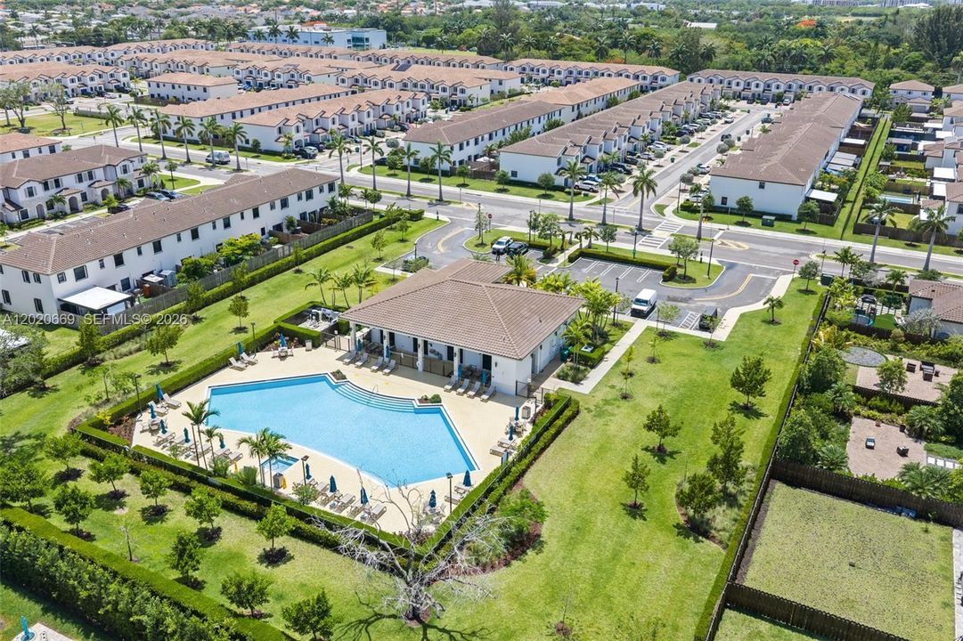 En Venta: $460,000 (4 camas, 2 baños, 1820 Pies cuadrados)