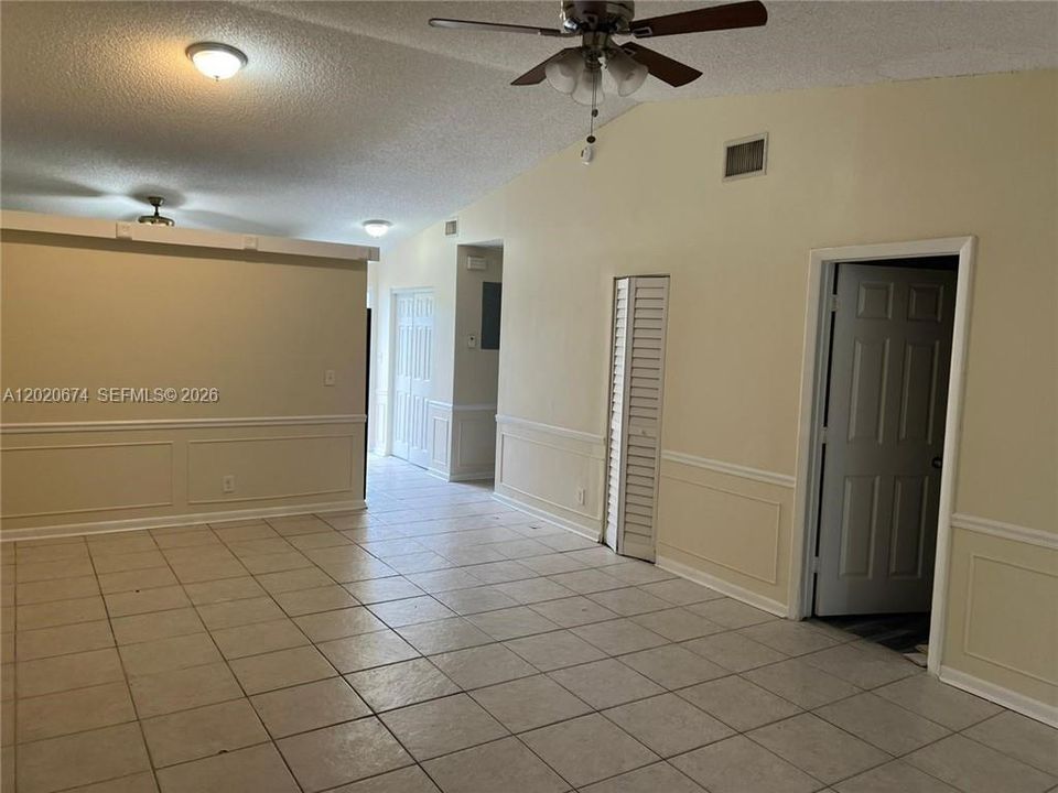 For Rent: $2,485 (2 beds, 2 baths, 952 Square Feet)