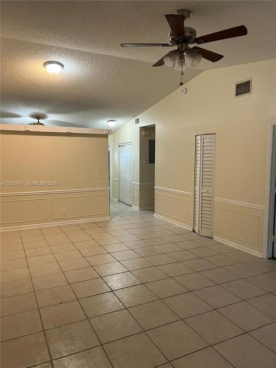 For Rent: $2,485 (2 beds, 2 baths, 952 Square Feet)