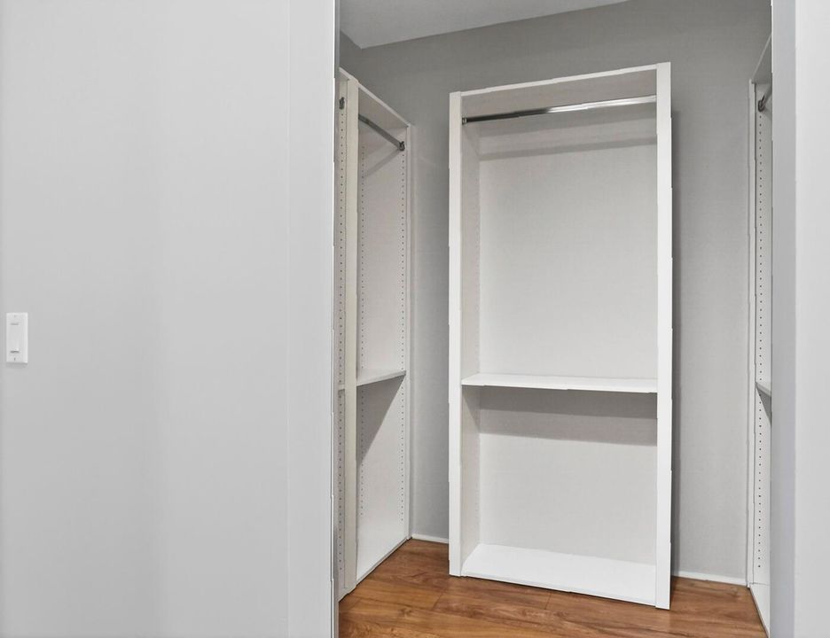 Walk-in closet