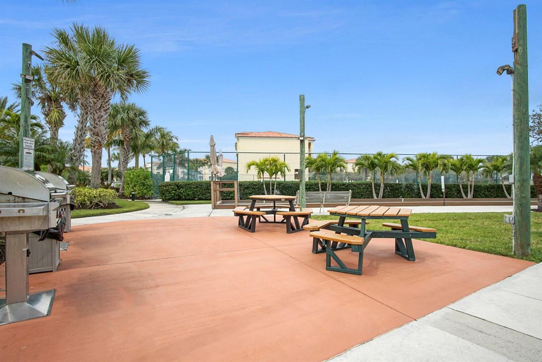 Harbour Isle East BBQ Area - Copy