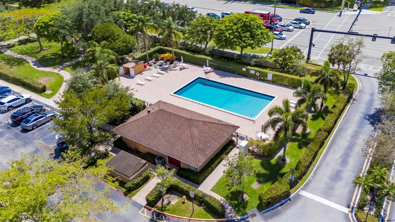 En Venta: $400,000 (2 camas, 2 baños, 1272 Pies cuadrados)