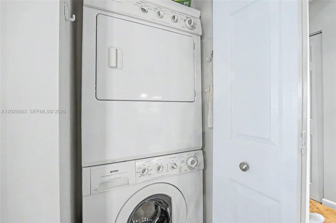 En Venta: $400,000 (2 camas, 2 baños, 1272 Pies cuadrados)