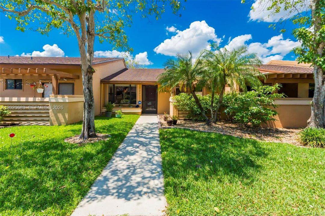 En Venta: $400,000 (2 camas, 2 baños, 1272 Pies cuadrados)