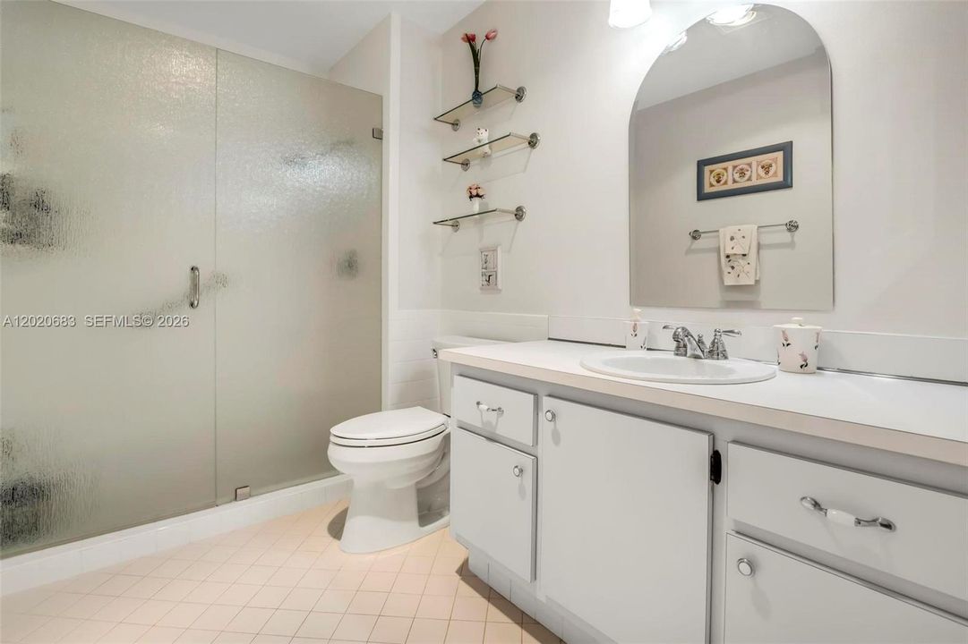 En Venta: $400,000 (2 camas, 2 baños, 1272 Pies cuadrados)