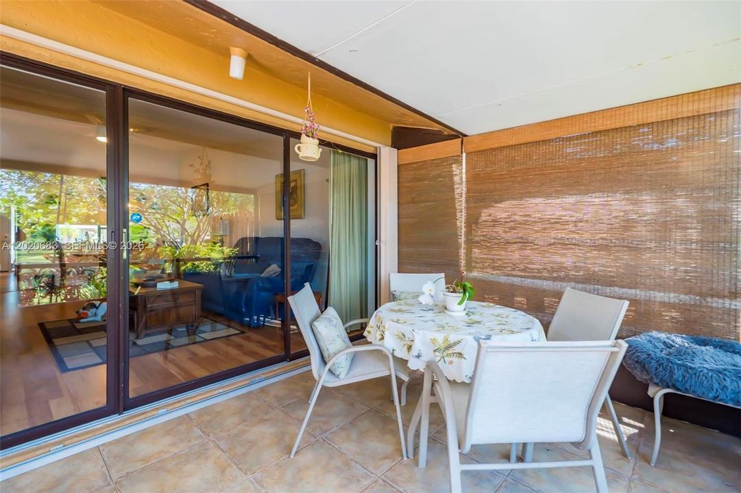 En Venta: $400,000 (2 camas, 2 baños, 1272 Pies cuadrados)