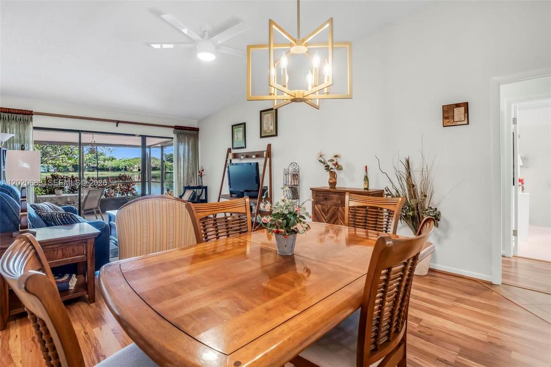En Venta: $400,000 (2 camas, 2 baños, 1272 Pies cuadrados)