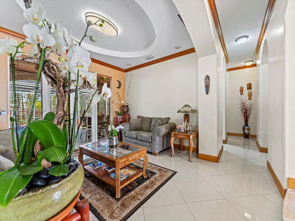 En Renta: $5,000 (5 camas, 4 baños, 2722 Pies cuadrados)