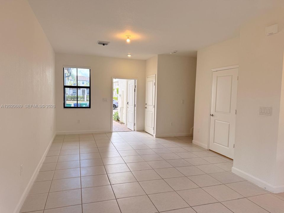 Active With Contract: $2,700 (3 beds, 2 baths, 1331 Square Feet)