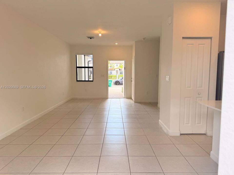 Active With Contract: $2,700 (3 beds, 2 baths, 1331 Square Feet)