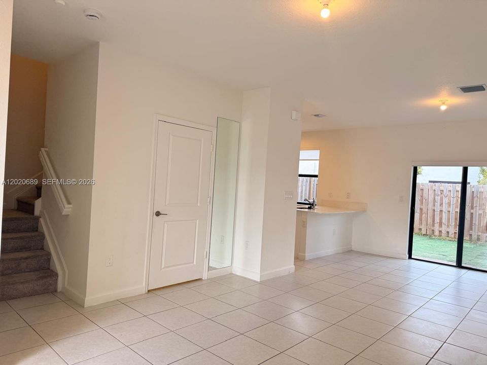 Active With Contract: $2,700 (3 beds, 2 baths, 1331 Square Feet)