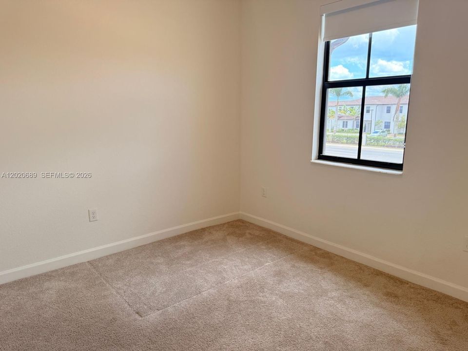 Active With Contract: $2,700 (3 beds, 2 baths, 1331 Square Feet)