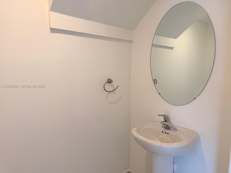 Active With Contract: $2,700 (3 beds, 2 baths, 1331 Square Feet)