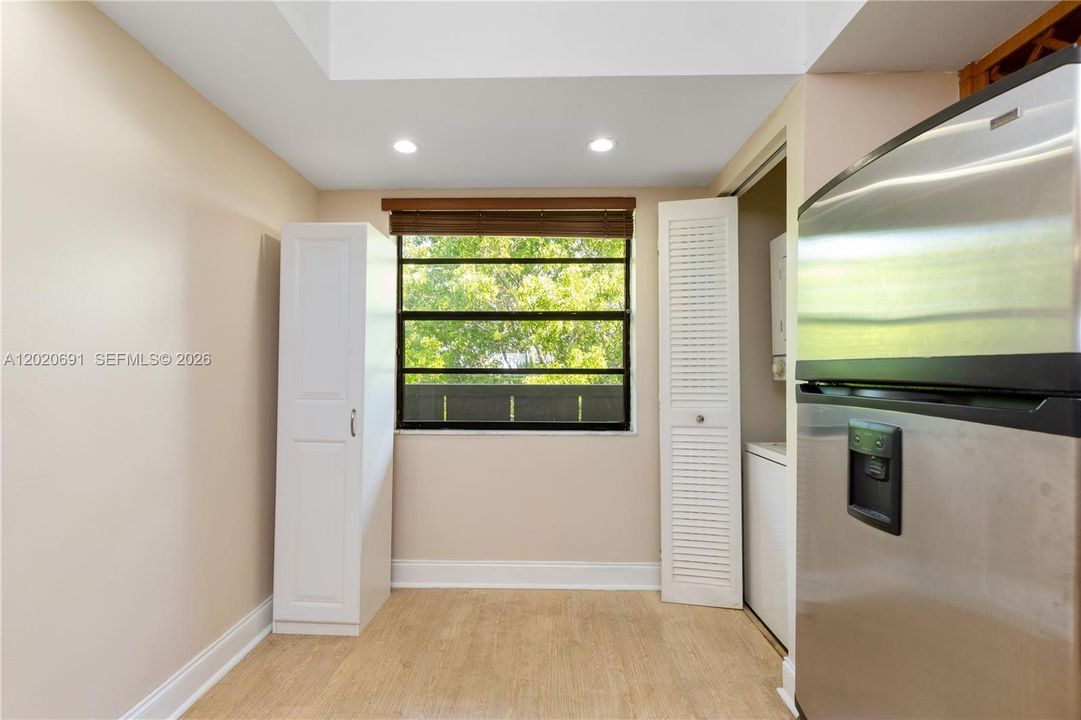 For Sale: $148,900 (2 beds, 2 baths, 1021 Square Feet)