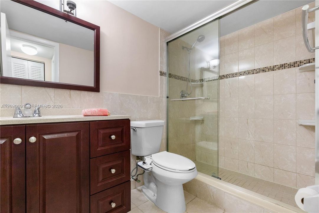 For Sale: $148,900 (2 beds, 2 baths, 1021 Square Feet)