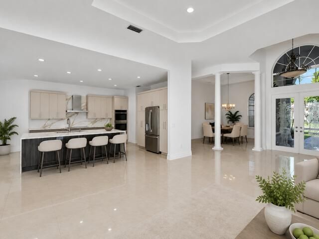Kitchen/Island
