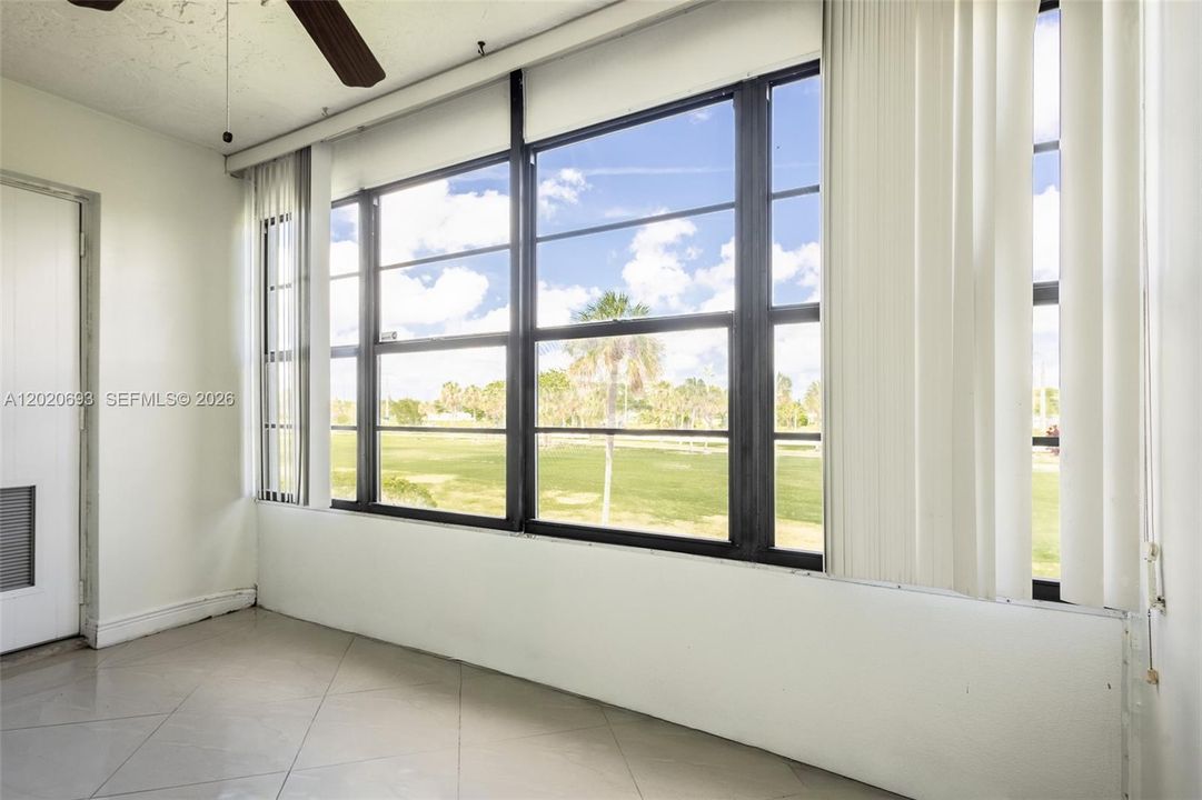В аренду: $1,750 (2 спален, 2 ванн, 1000 Квадратных фут)