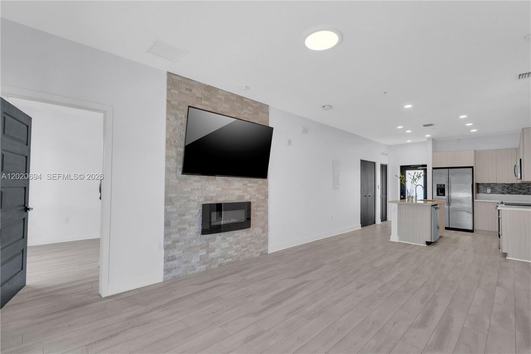 En Venta: $499,000 (3 camas, 2 baños, 1129 Pies cuadrados)