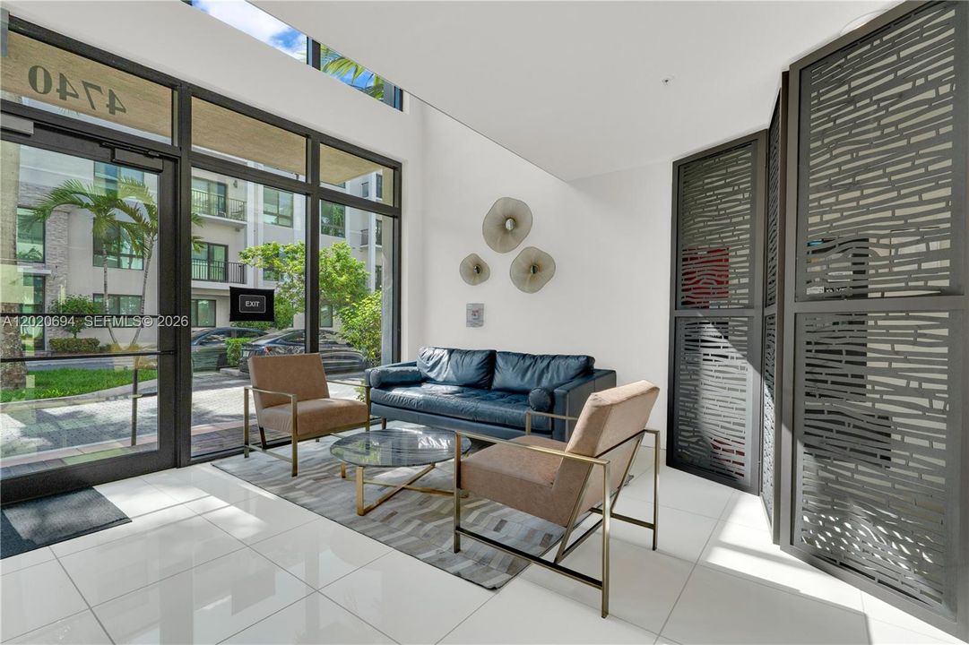 En Venta: $499,000 (3 camas, 2 baños, 1129 Pies cuadrados)
