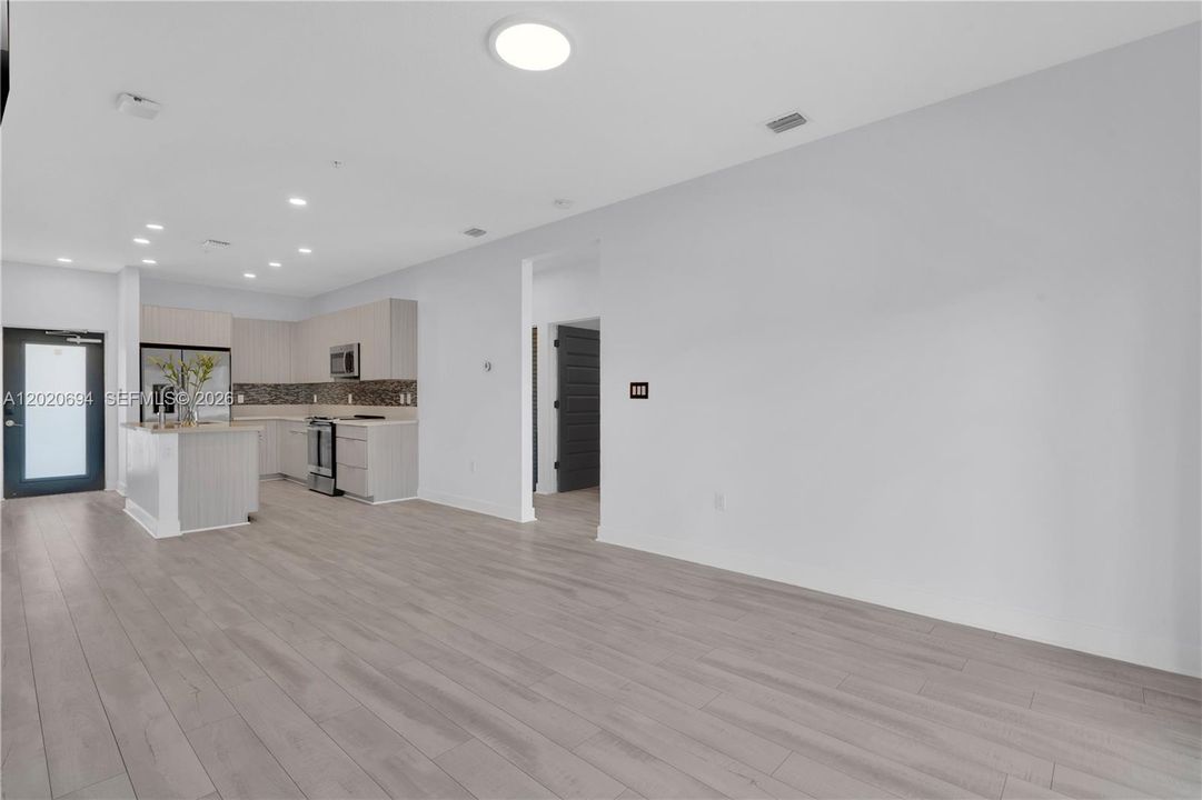 En Venta: $499,000 (3 camas, 2 baños, 1129 Pies cuadrados)