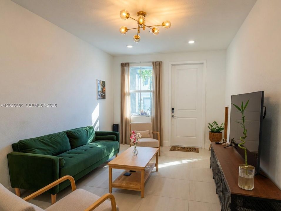 For Rent: $4,499 (4 beds, 3 baths, 1938 Square Feet)