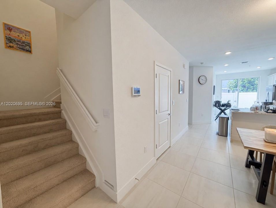 For Rent: $4,499 (4 beds, 3 baths, 1938 Square Feet)