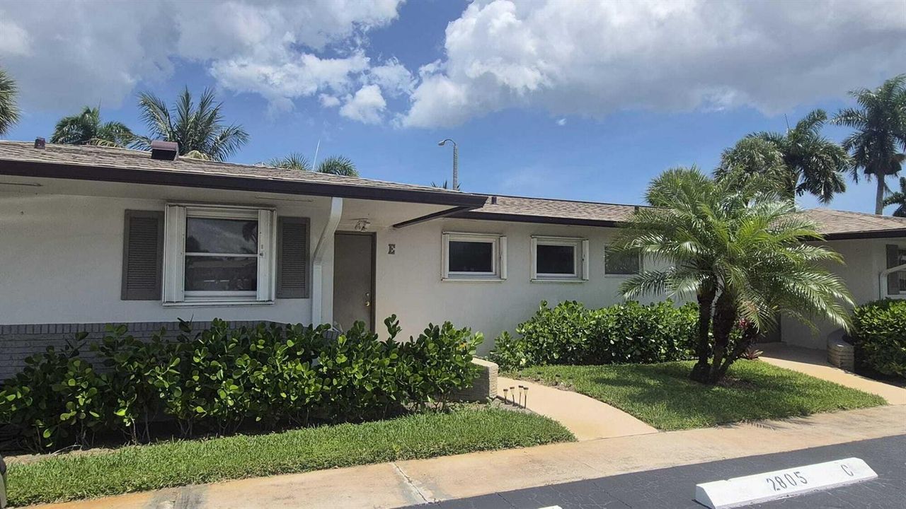 2805 Crosley Dr E front 1
