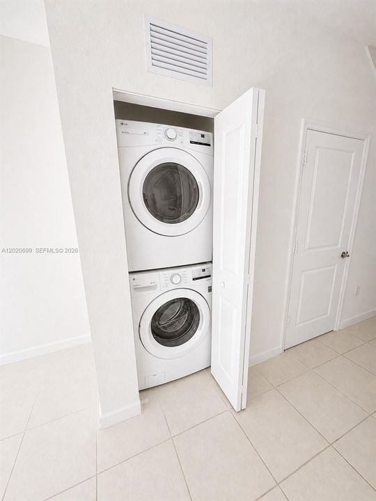 На продажу: $399,000 (3 спален, 2 ванн, 1393 Квадратных фут)