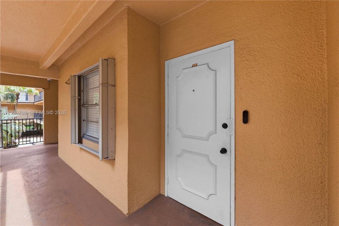 For Sale: $225,000 (2 beds, 2 baths, 1130 Square Feet)