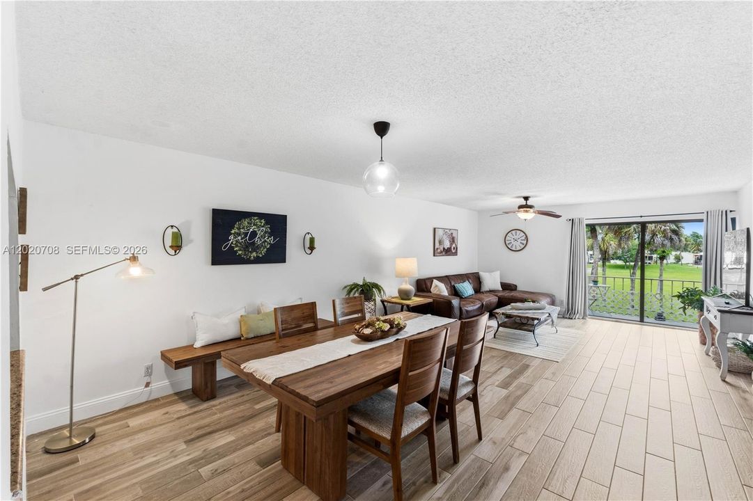 For Sale: $225,000 (2 beds, 2 baths, 1130 Square Feet)