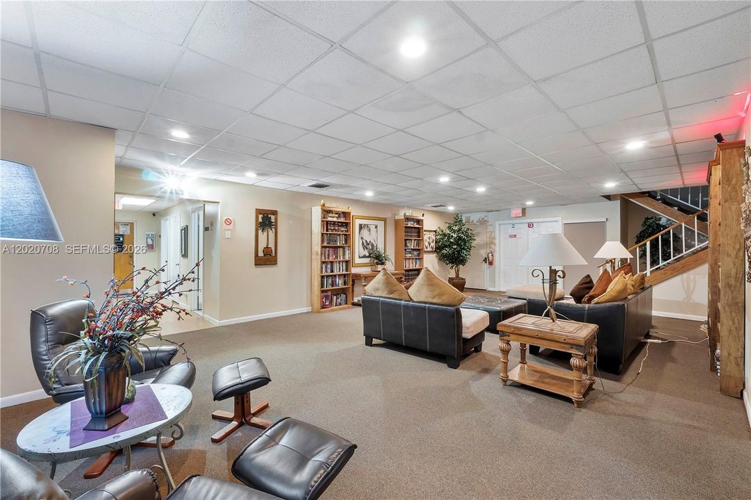 For Sale: $225,000 (2 beds, 2 baths, 1130 Square Feet)