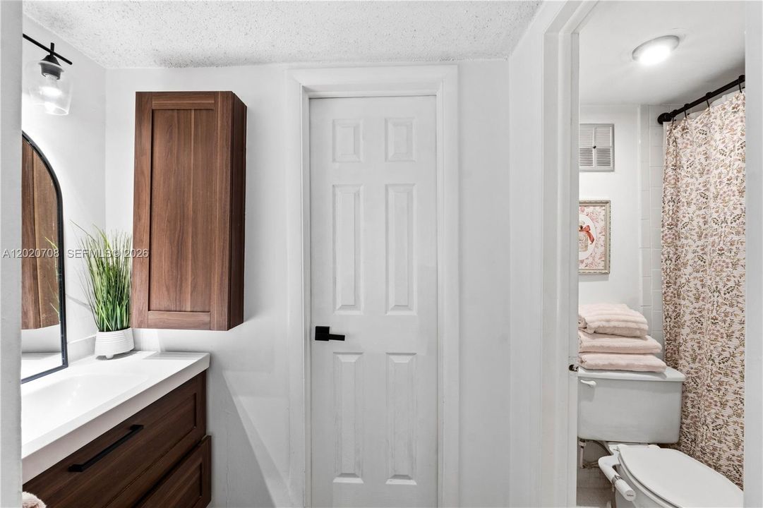 For Sale: $225,000 (2 beds, 2 baths, 1130 Square Feet)