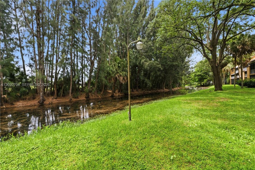 For Sale: $225,000 (2 beds, 2 baths, 1130 Square Feet)